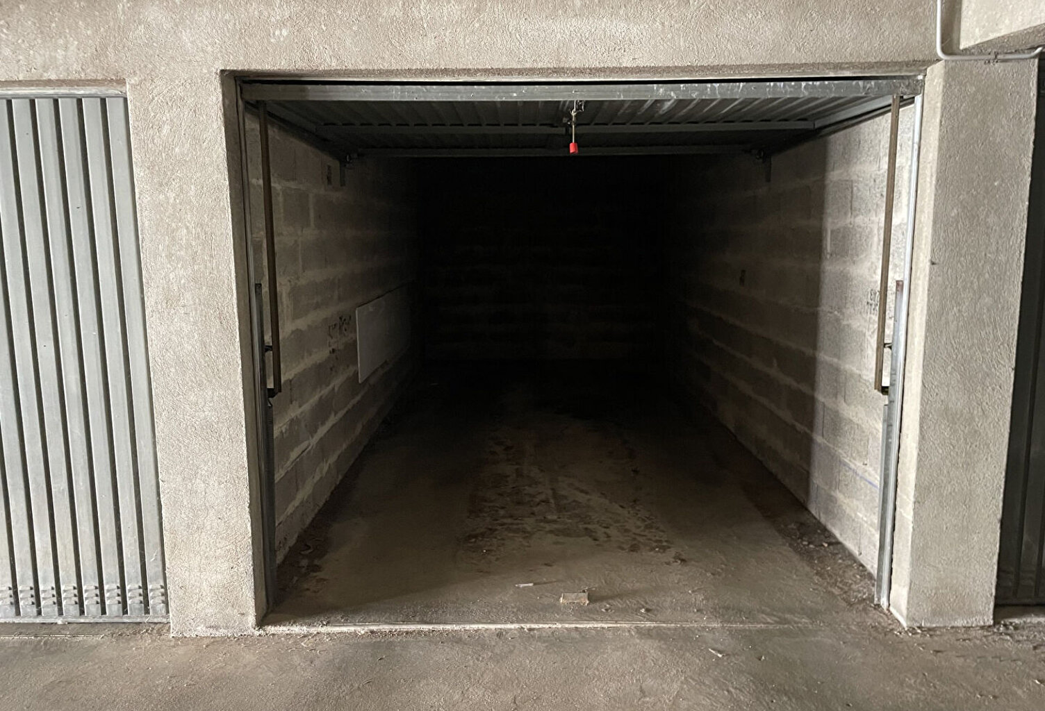 Exclusivité : Garage fermé 15 m² - Angers, avenue Jean Joxé — photo 1