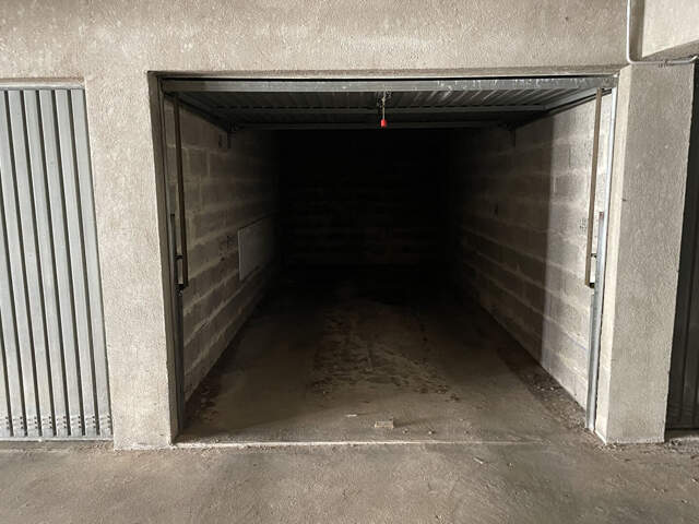 Exclusivité : Garage fermé 15 m² - Angers, avenue Jean Joxé — photo du bien