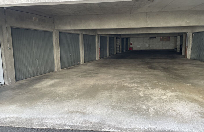 Exclusivité : Garage fermé 15 m² - Angers, avenue Jean Joxé — photo 2