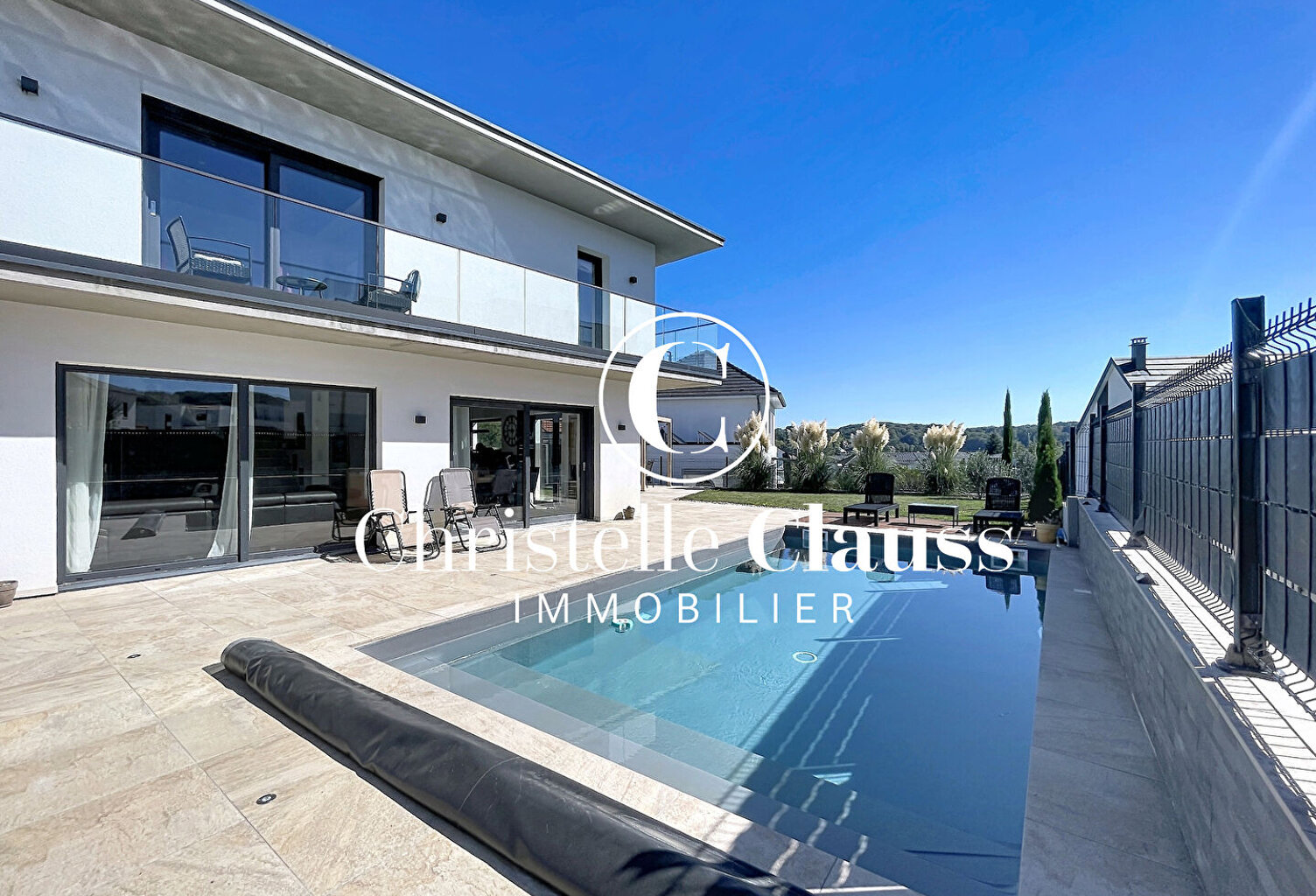 Maison contemporaine avec piscine à Hagenthal-le-Haut — photo 1