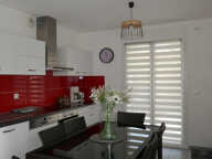 FAVERGES. APPARTEMENT 3 PIECES AVEC CAVE, GARAGE ET PLACE DE STATIONNEMENT — photo 2