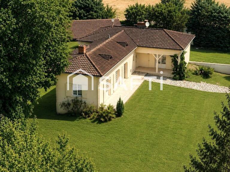 Maison lumineuse avec terrain de 2 300 m² — photo 1