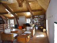 Coeur de village, Maison en pierres avec petit jardin — photo 3