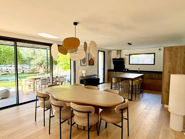 ÉGUILLES  VILLA CONTEMPORAINE   PRESTATIONS HAUT DE GAMME  DOMAINE SÉCURISÉ — photo du bien