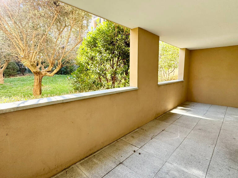 AIX LA DURANNE - Type 2 avec terrasse et parking — photo 1