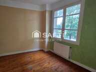 MAISON DE VILLE AVEC GARAGE : BEAU POTENTIEL A REVELER — photo 2
