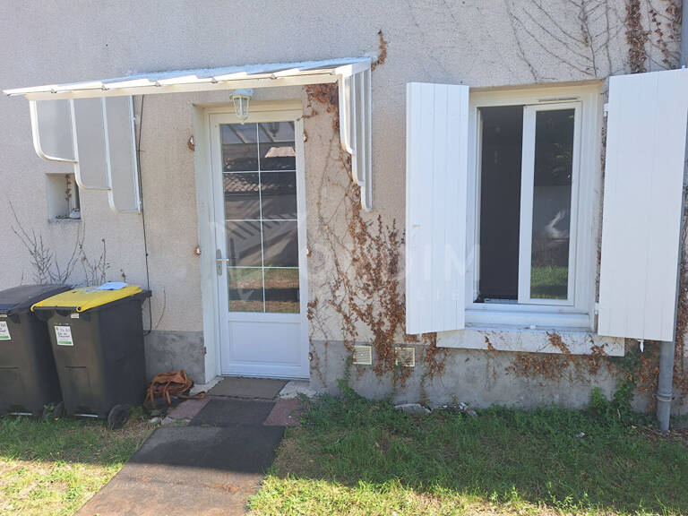 Belleville sur Loire - Logement type F3 de plain pied - cour garage — photo 1