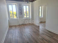 Belleville sur Loire - Logement type F3 de plain pied - cour garage — photo 3