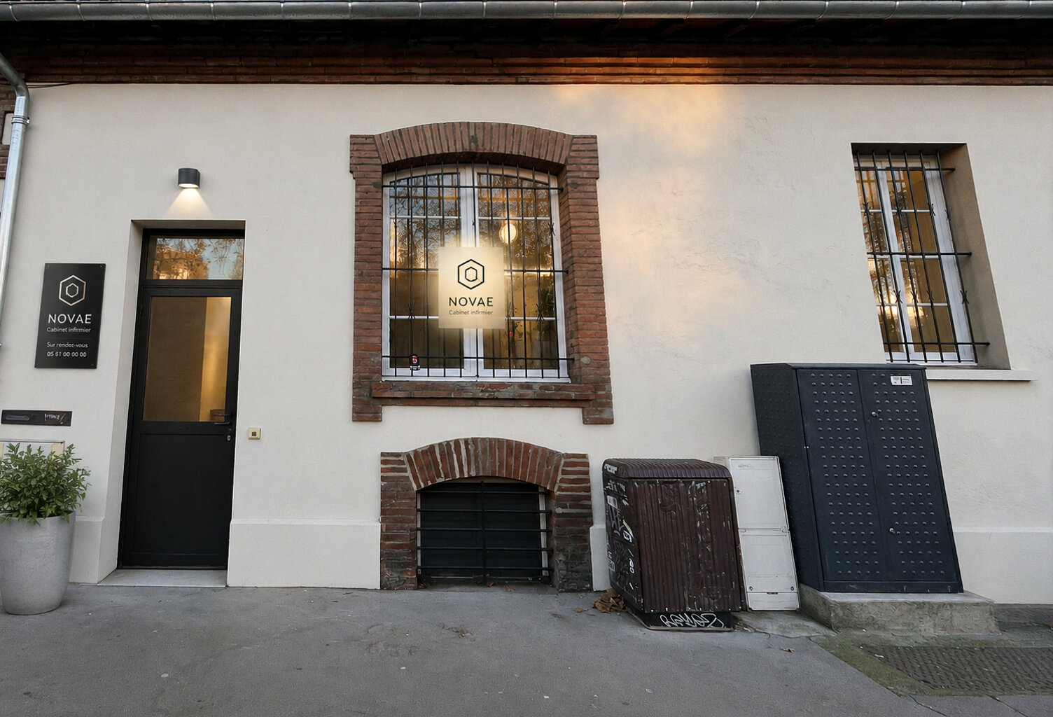 TOULOUSE - LES CHALETS -Bureaux avec forte visibilité de 55.4 m²  carrez. — photo 1