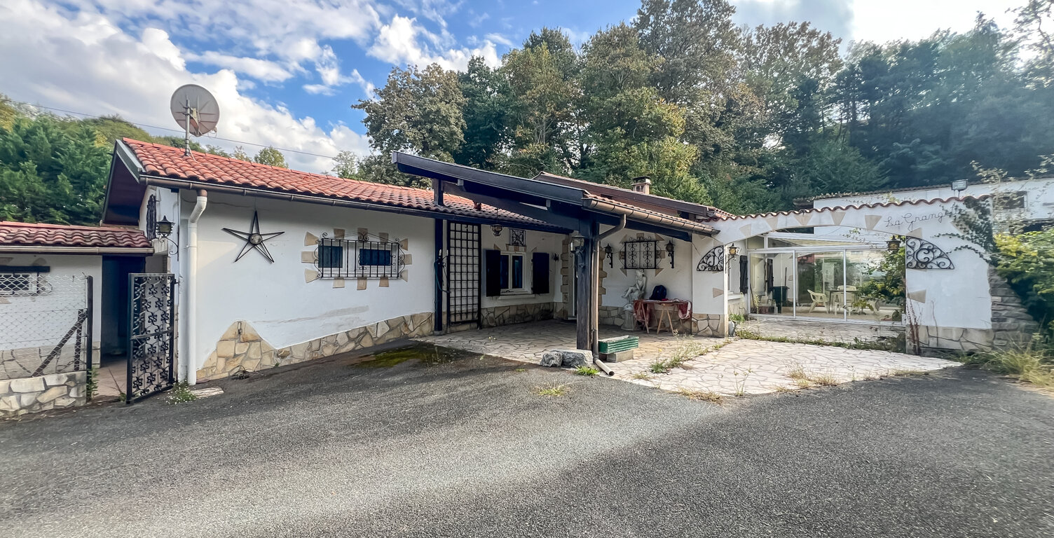 Maison Bayonne 130 m² + 6  garages / ateliers + hangar de 172 m² — photo 1