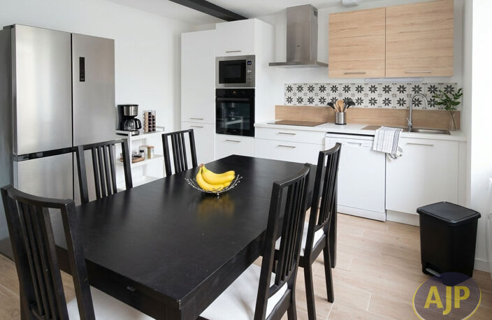 Maison  6 pièce(s) 131.72 m2 — photo 2
