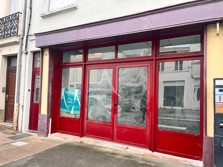 Local commercial Rochefort 42 m2 — photo 1
