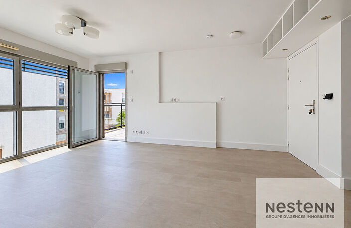FREJUS - Beau T2 au calme avec terrasse, piscine et parking en sous-sol — photo 4