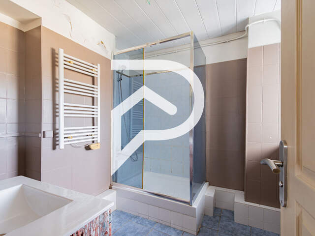 Appartement 4 pièces 76.83 m2 Marseille 13005 — photo du bien