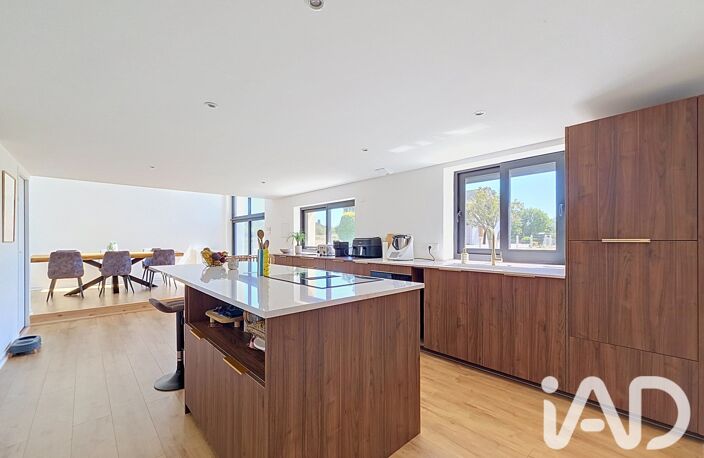 Vente Maison/villa 8 pièces — photo 2