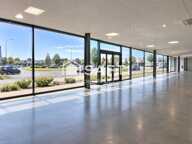 À LOUER  LOCAL COMMERCIAL DE 440 m² — photo 2
