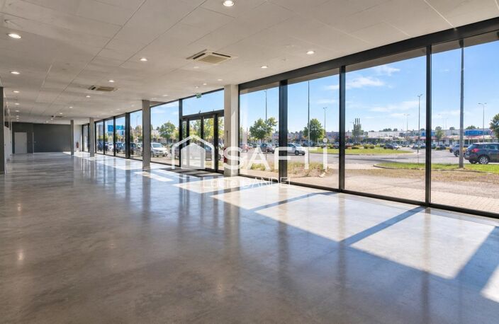 À LOUER  LOCAL COMMERCIAL DE 440 m² — photo 3