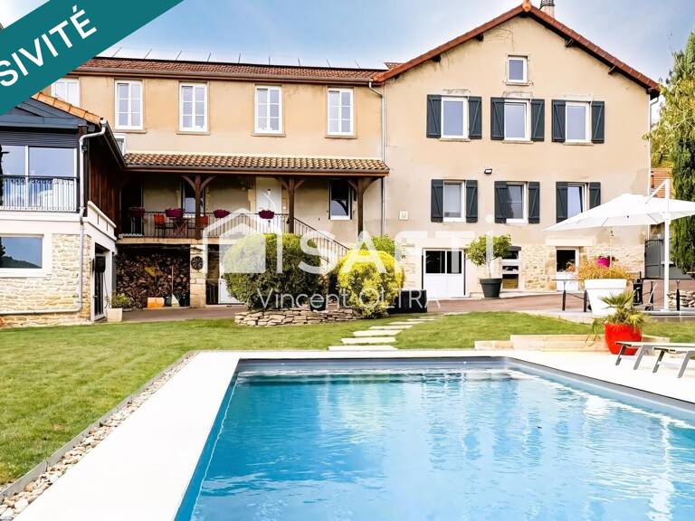 Bâtiment ancien comprenant deux habitations indépendantes rénovées avec piscine et vue magnifique sur la vallée. — photo 1