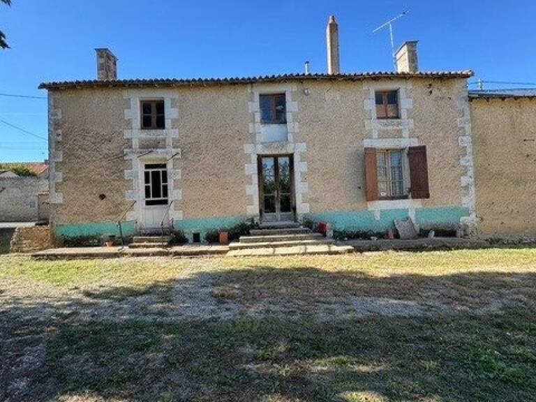 Belle longère à rénover intégralement sur terrain de 3476m² — photo 1