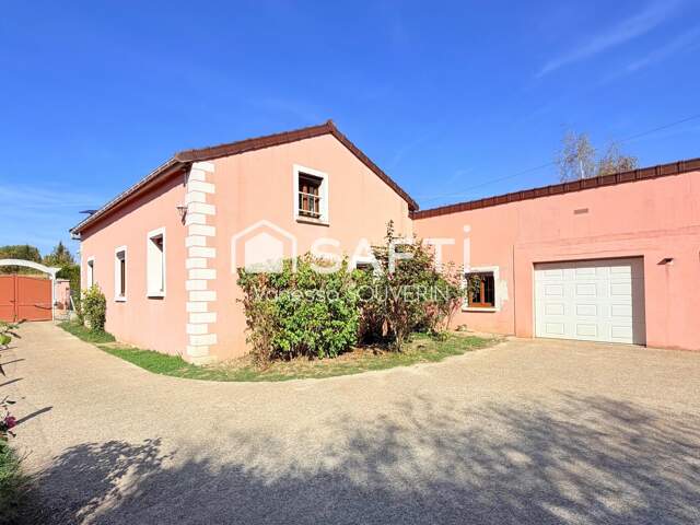 Maison T7 avec piscine et garages sur 1266 m2 clos — photo du bien