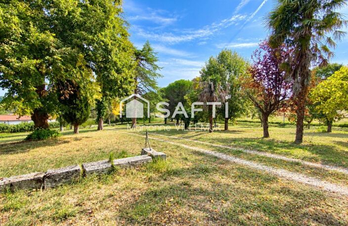 A Vianne, maison en pierre de plain pied, de 125 m² habitables avec dépendances sur un terrain de 9115 m² — photo 3