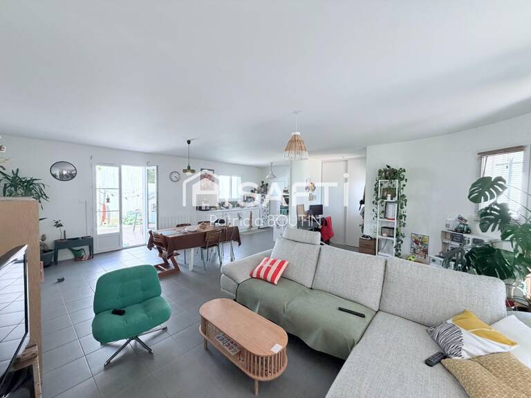 PAVILLON PLAIN PIED 2 CHAMBRES ET GARAGE A NIORT ! — photo 1