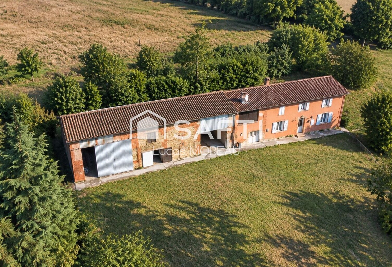 Corps de ferme à rénover, avec hangar de 240m2 — photo 1