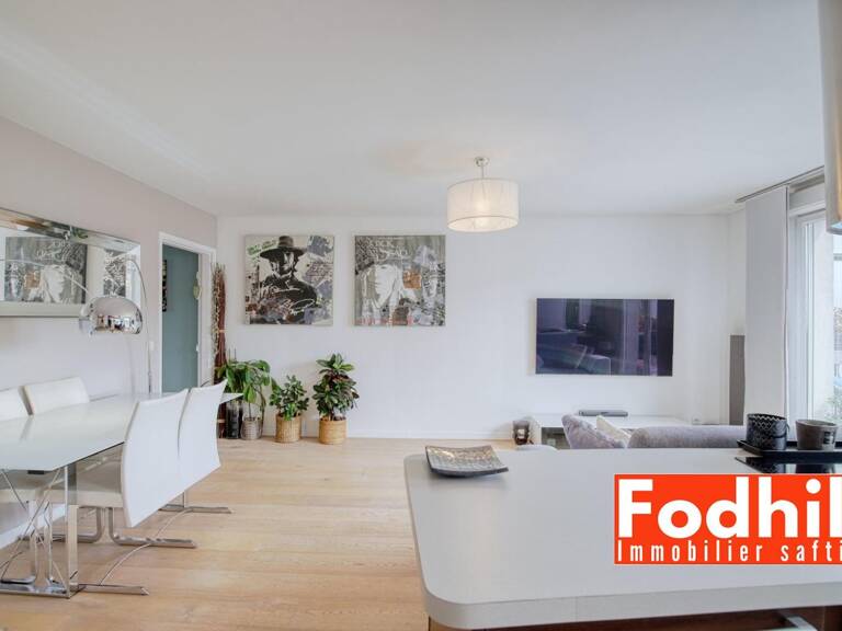 Appartement 4 pièces de 73 m² situé au 4? et dernier étage, avec balcon, cave et parking en sus. — photo 1