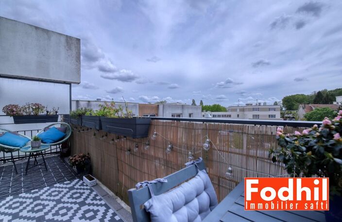 Appartement 4 pièces de 73 m² situé au 4? et dernier étage, avec balcon, cave et parking en sus. — photo 3