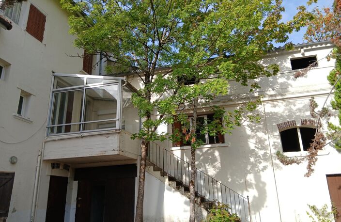 Le Creusot  Maison 135 m2 +appartement de 77 m2 à rénover +terrain — photo 2