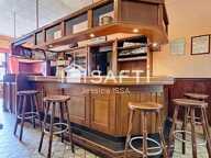 Immeuble "Café avec LICENCE IV et 5 appartements " — photo 2