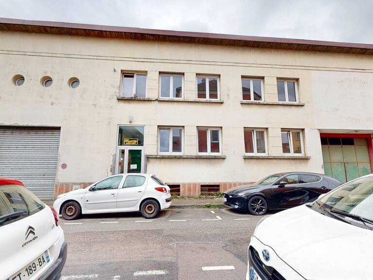 Immeuble à usage mixte en 2 appatements T3 de156 m², et un  local commercial de 319 m² — photo 1
