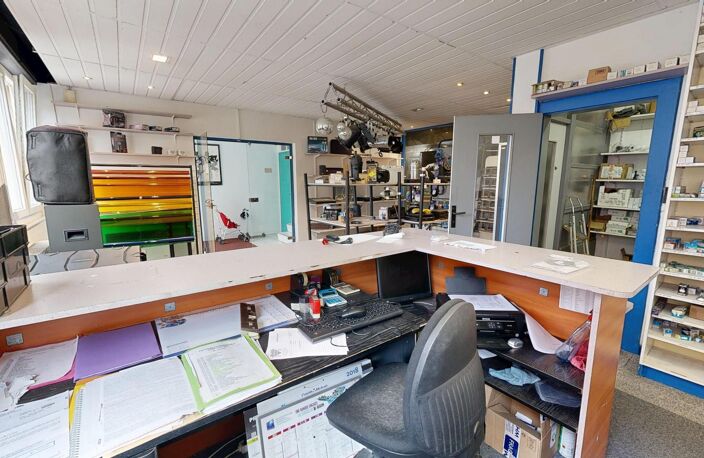 Immeuble à usage mixte en 2 appatements T3 de156 m², et un  local commercial de 319 m² — photo 3