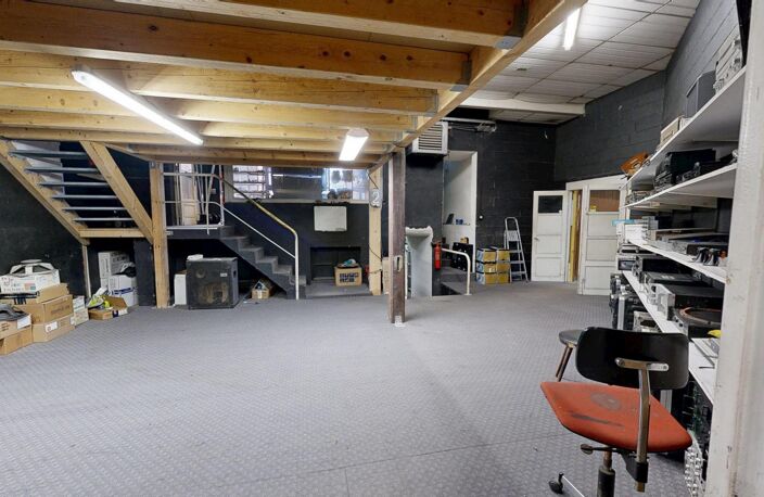 Immeuble à usage mixte en 2 appatements T3 de156 m², et un  local commercial de 319 m² — photo 5