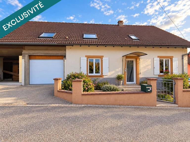 Belle maison familiale de 169 m² avec 3 chambres et 14 ares de terrain, dans un environnement calme et verdoyant à Oberbruck. — photo 1
