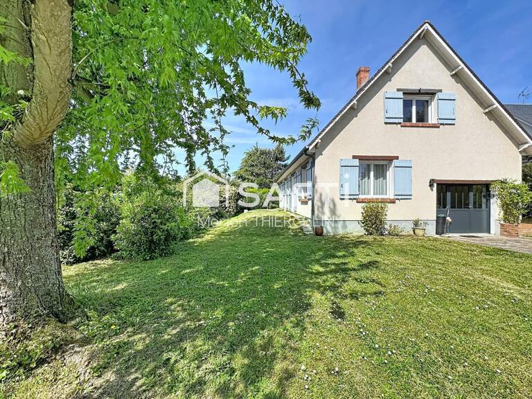 Maison familiale de 160m² habitables environ idéalement située sur la commune de Combleux — photo 1