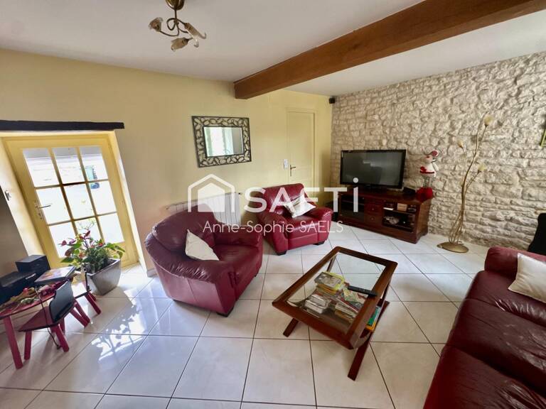 Proche centre ville, maison avec piscine et double garage — photo 1