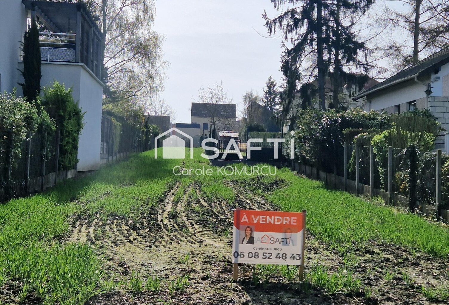 TERRAIN CONSTRUCTIBLE ENTRE 2 GARES à Eragny (95610) — photo 1