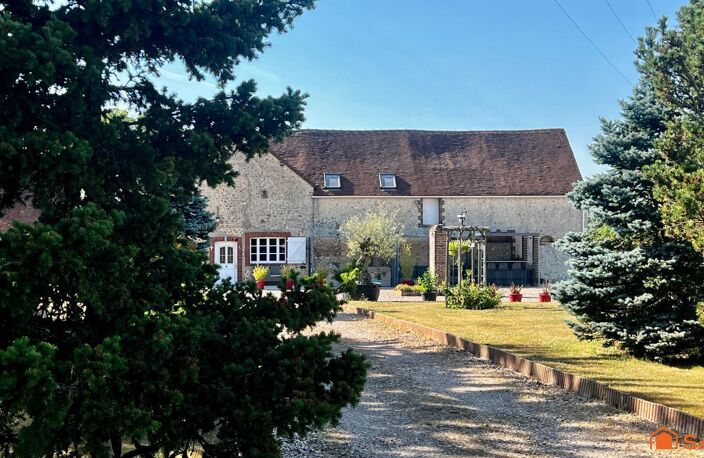 Ancien corps de ferme-dépendances, dans le Perche — photo 2