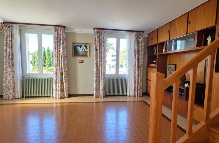 HAUT CENON - Maison en pierre à rénover, beau potentiel — photo 2