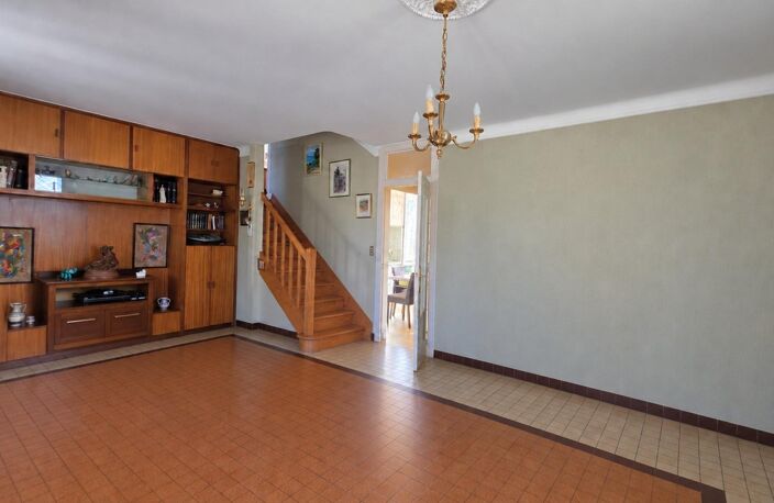 HAUT CENON - Maison en pierre à rénover, beau potentiel — photo 4