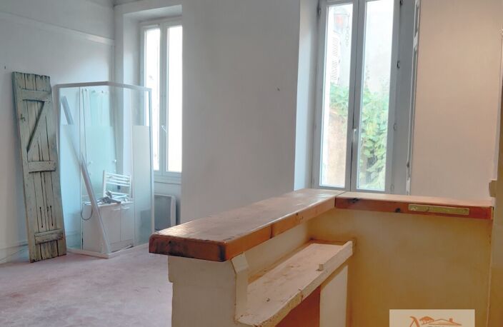 COLLOBRIÈRES CENTRE  STUDIO À RÉNOVER  33 m² + 1 CAVE.<br>Un p — photo 2