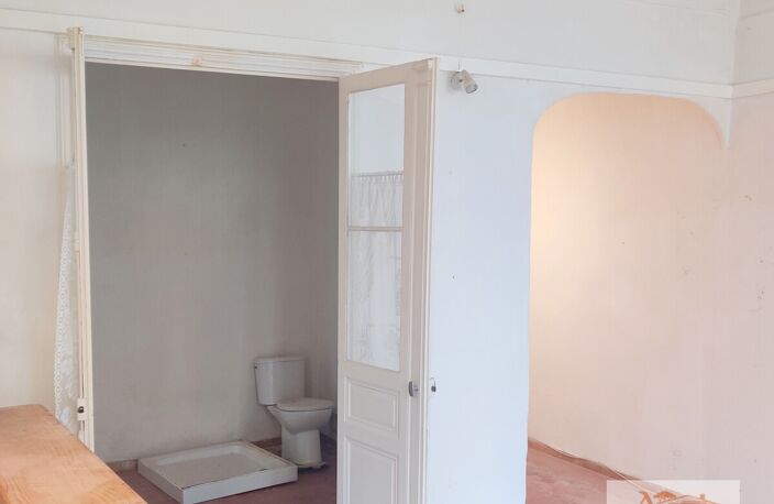 COLLOBRIÈRES CENTRE  STUDIO À RÉNOVER  33 m² + 1 CAVE.<br>Un p — photo 5
