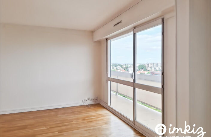 Créteil 4 pièces avec balcon et parking — photo 2