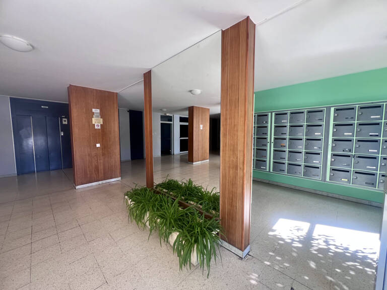 T1 BIS MEUBLÉ DE 40 m2 RÉSIDENCE FERMÉE ET SÉCURISÉE PARKING — photo 1