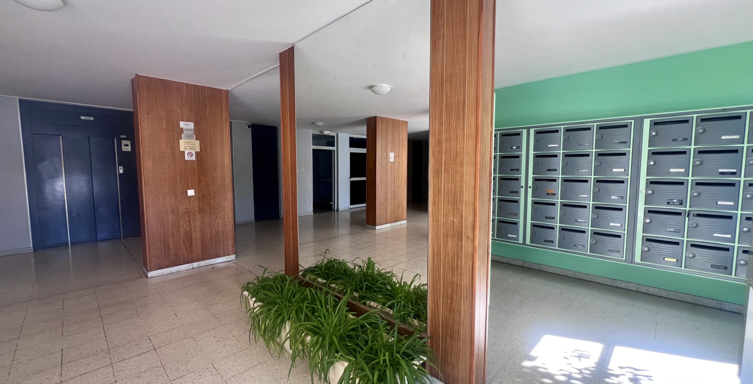 T1 BIS MEUBLÉ DE 40 m2 RÉSIDENCE FERMÉE ET SÉCURISÉE PARKING — photo 1