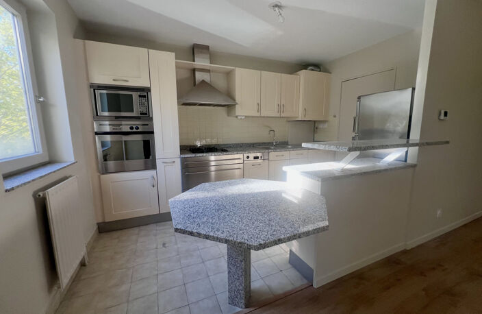 T3 Rénové, traversant avec garage en sous-sol — photo 3