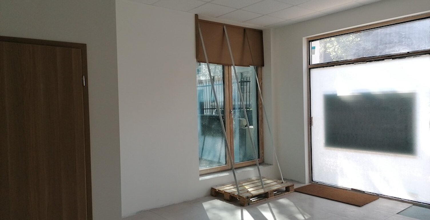 Local Commercial — photo 1