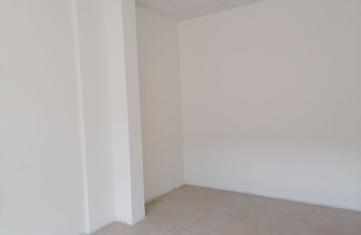 Local Commercial — photo 5