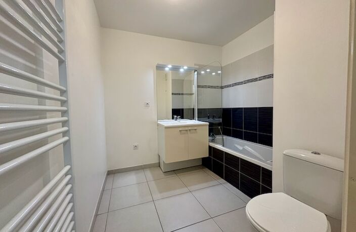Centre-ville Appartement T2 + parking. — photo 5